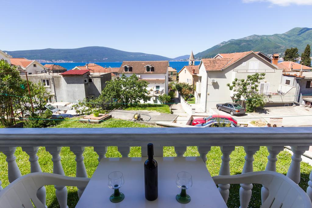 St. Roko Guest House Donja Lastva Eksteriør bilde